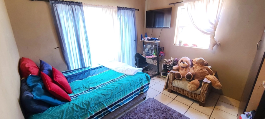 4 Bedroom Property for Sale in Sunbird Park Western Cape